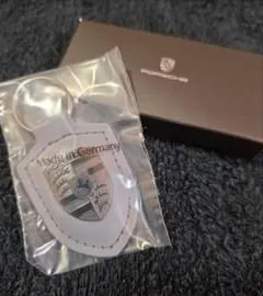 PORSCHE ポルシェ クレストキーホルダー ターボナイト グレー - メルカリ