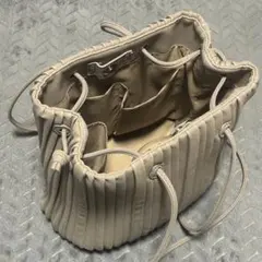 ベージュ プリーツ ショルダーバッグ