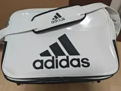 adidas エナメル ショルダーバッグ ホワイトのサムネイル