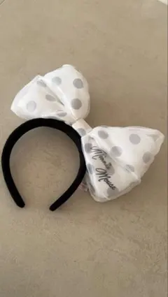 ★着用1回美品★ミニーマウス 水玉リボンカチューシャ　ホワイト