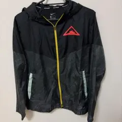 ナイキ ウィンドランナー トレイル　Mサイズ　美品