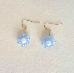 ♥️パステルブルーとパールのお花ピアス♪　ハンドメイド
