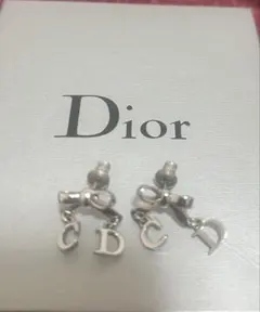 Dior リボン CDロゴ ピアス