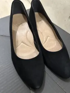 ing ブラックパンプス