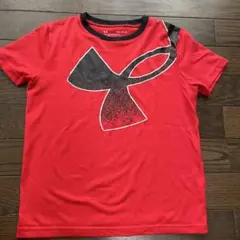 Under Armour レッド Tシャツ YMD