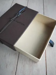 LOUIS VUITTON 空箱 袋 セットのサムネイル