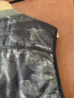Oakley 迷彩柄 ダウンベスト