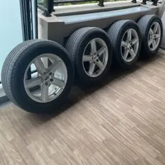 ⭐️FORD エクスプローラー⭐️　　　　　　　　　　　　⭐️純正　18インチ⭐️ 正規品】Ford フォード エクスプローラー 純正 18in 8J +44