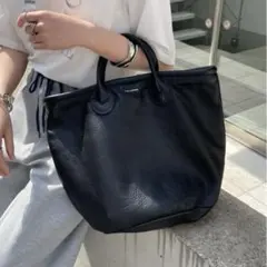 美品】PAPILLONNER レザーなのにペットボトルより軽いバッグ - メルカリ