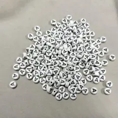 ☆　アルファベットビーズ　7ミリ　A　　　ホワイト 150個