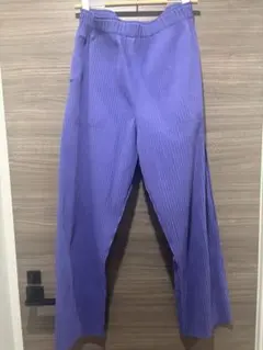 ISSEY MIYAKE me ワイドパンツ グリーン プリーツデザイン - メルカリ