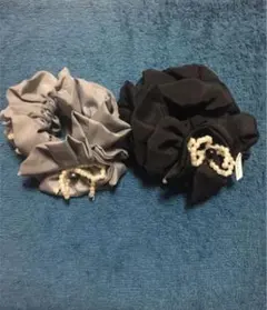 大ぶり！新品・未使用♬シュシュ♬パール♬2個セット♬ブラック・グレー♬サテン地
