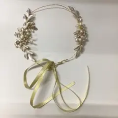 ウェディングヘッドドレス パールと花飾り