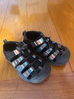 KEEN サンダル ブラック/マルチカラー