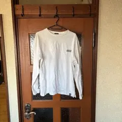 ホワイト 長袖シャツ 袖プリント