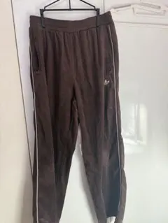 adidas コーデュロイ ズボン ブラウン