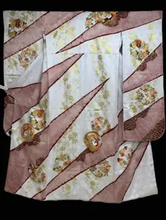 逸品 千總 桶絞り 白×赤 花丸文 刺繍 絞り 振袖 落款ありのサムネイル