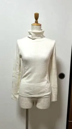 GU アイボリー タートルネック ニット Mサイズ