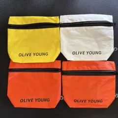 OLIVE YOUNG ポーチ 4点セットのサムネイル