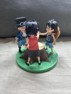 最安値！ワンピース 幼少期 ルフィ エース サボ 兄弟の絆 フィギュアのサムネイル