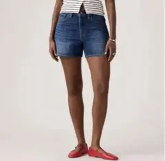 【新品タグ付き】Levi's デニムショートパンツ 24