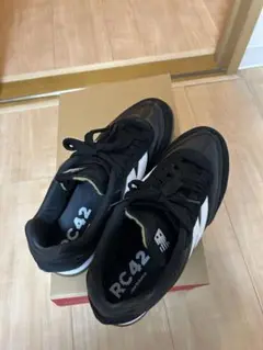 New Balance RC42 ブラック/ホワイト