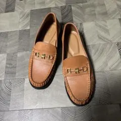 TOMMY HILFIGER ローファー キャメル　24のサムネイル