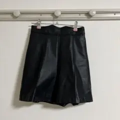 フィント フェイクレザーショートパンツ