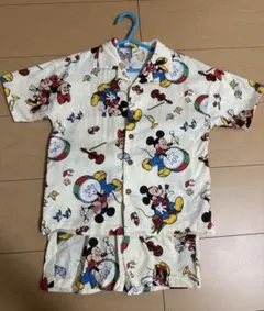 ミッキーマウス 半袖シャツとショートパンツ 110cm
