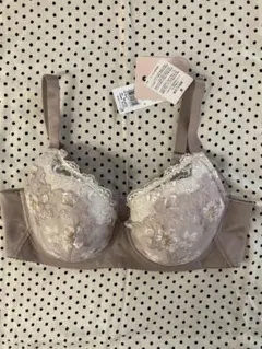 2025年最新】胸を小さく見せるブラジャー ワコールの人気アイテム