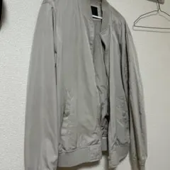 ベージュ ボンバージャケット