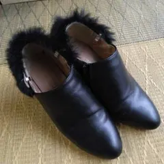 ペルルペッシュのファー付きショートブーツ