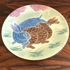 金具屋ホテル「秀峰」裏印 有田焼風 兎柄 飾り皿 絵皿 丸皿 24.5cm