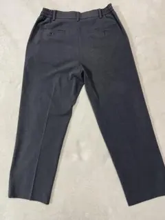 UNIQLO ダークグレー スラックス M