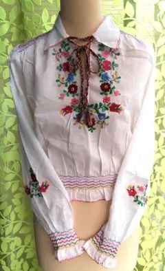 ルーマニアヴィンテージ手刺繍ブラウス/民族衣装/ヨーロッパ古着
