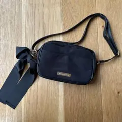 Maison de FLEUR ブラックショルダーバッグ