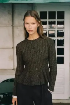ZARA ペプラムリブニットカーディガン