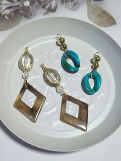 樹脂フックピアス２点　アクリル抜きブラウン&アクリルターコイズ調チェーン