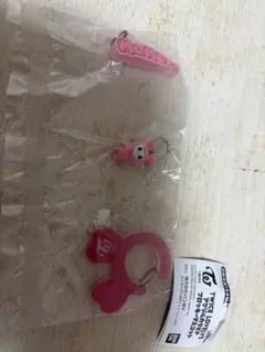 TWICE LOVELYS アクリルカラビナ フロッキーマスコット モモ