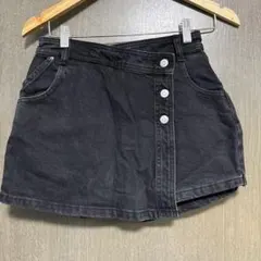 ZARA 黒 ショートパンツ ボタン付き