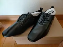 kutirスクエアトゥフラットシューズ
kutir
スクエアトゥフラットシューズ
