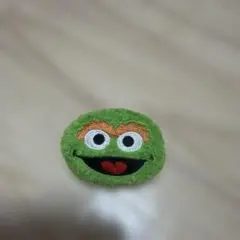 セサミストリートマーケット ぬいバッジ　オスカー