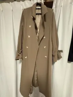 ベージュ トレンチコート