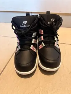 Item thumbnail for item 5ce61b36-1dd5-48ec-917a-74b7cf7c4220