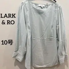 LARK & RO【10号】ライトブルー 長袖ブラウス