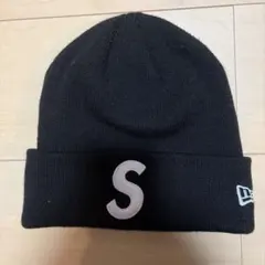 supremeニット帽のサムネイル