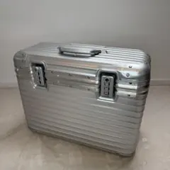 2026年最新】rimowa pilotの人気アイテム - メルカリ