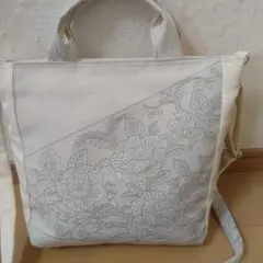 帯リメイク外ポケット付き大きめ2ウェイバッグ(オフホワイト地鳥と花柄)