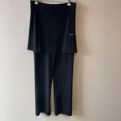 黒スカート付きパンツ
