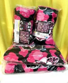 サンリオキャラクターズ ギャルらび 大きな毛布 ブランケット ブラック ピンク